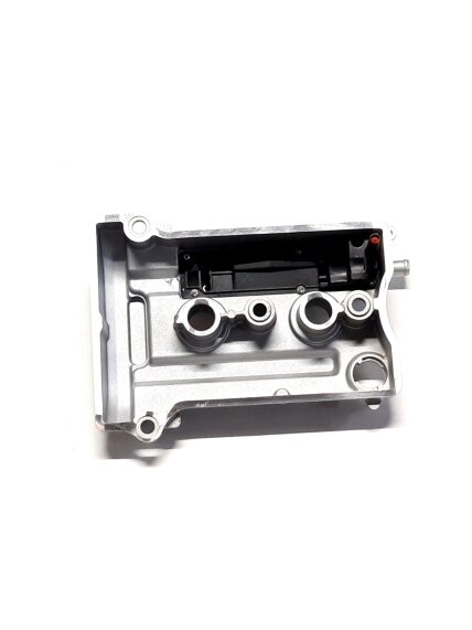 CYLINDER HEAD COVER 1