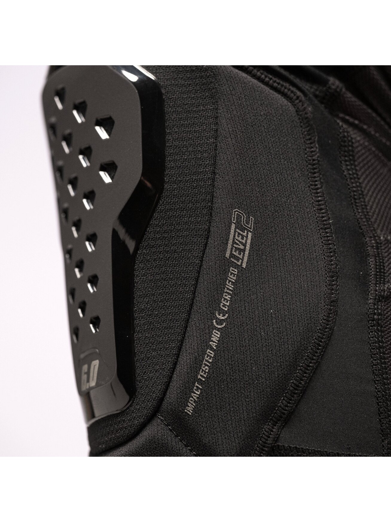 Leatt Knee Guard 6.0 Evo Black 2 Leatt Knee Guard 6.0 Evo Black 2