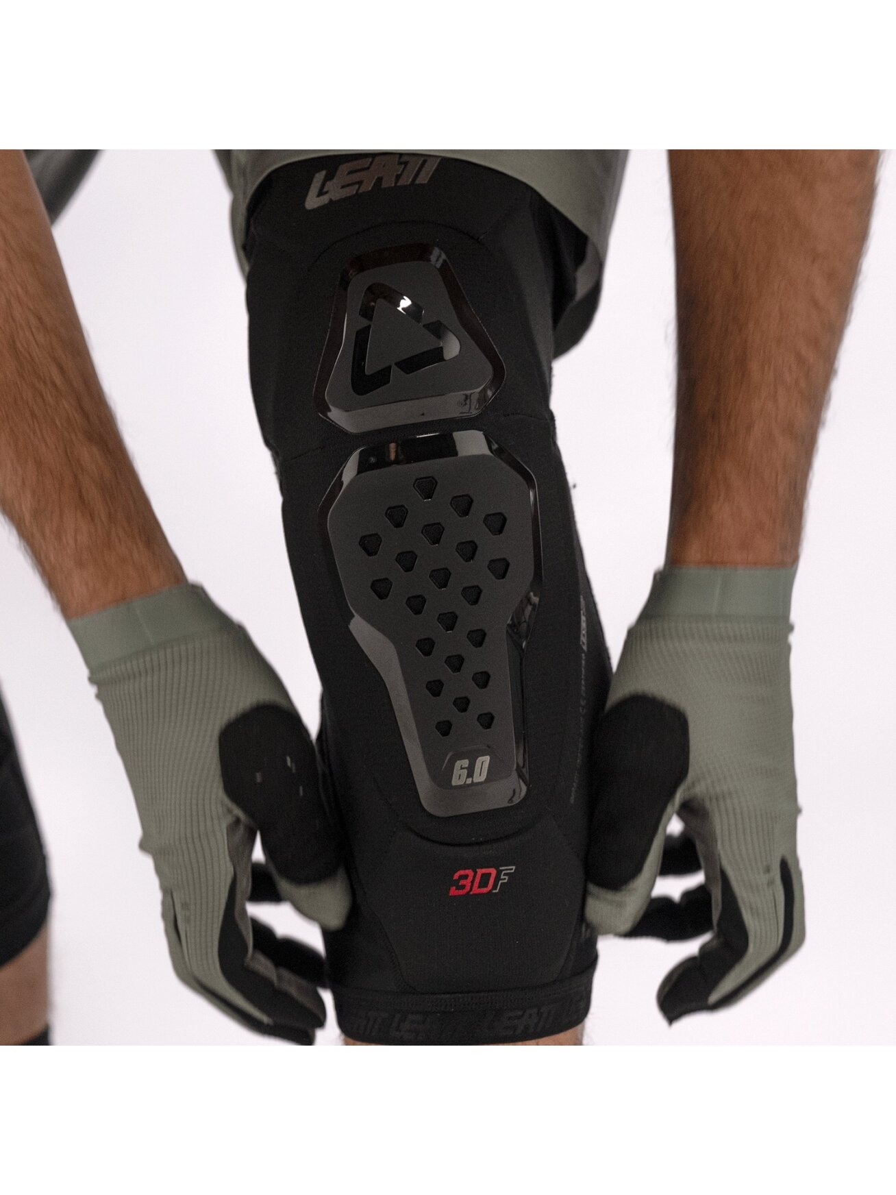 Leatt Knee Guard 6.0 Evo Black 3 Leatt Knee Guard 6.0 Evo Black 3
