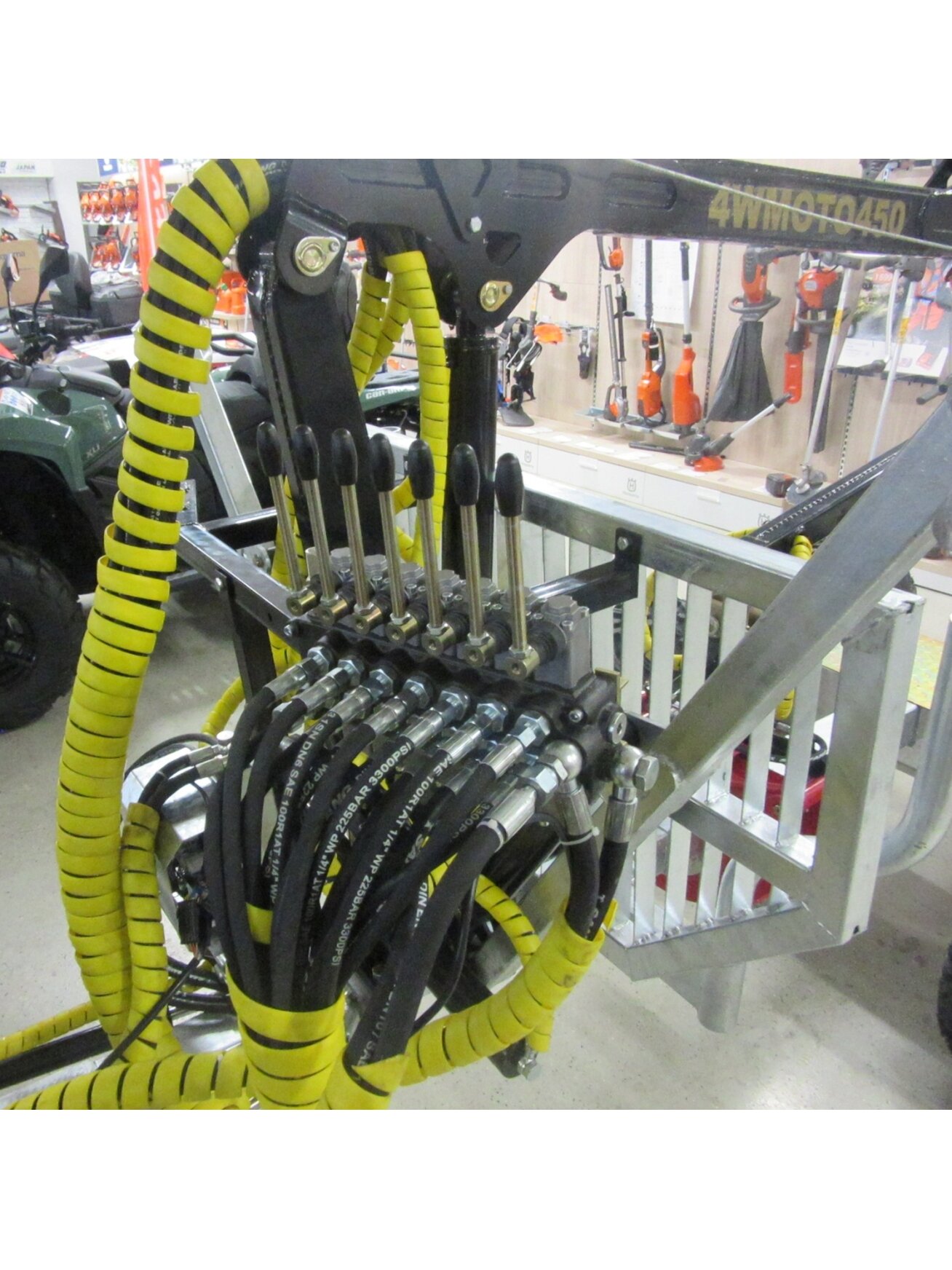 ATV Grapple crane 450-II with wheel drive winch and boom steering 3 ATV Grapple crane 450-II with wheel drive winch and boom steering 3