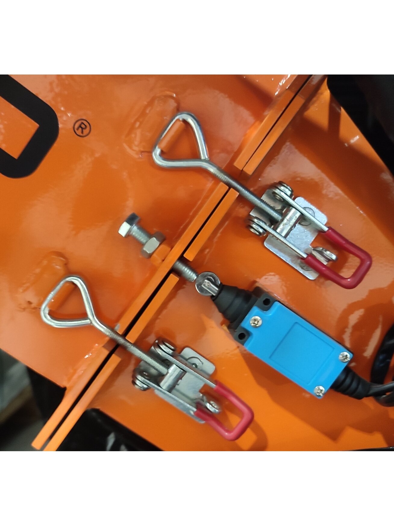 Bronco Disconnect power switch 77-12495 1