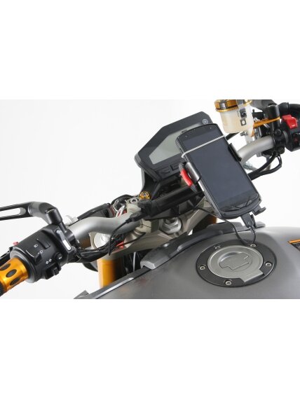 Daytona mountbar+USB socket handlebar clamp mount type