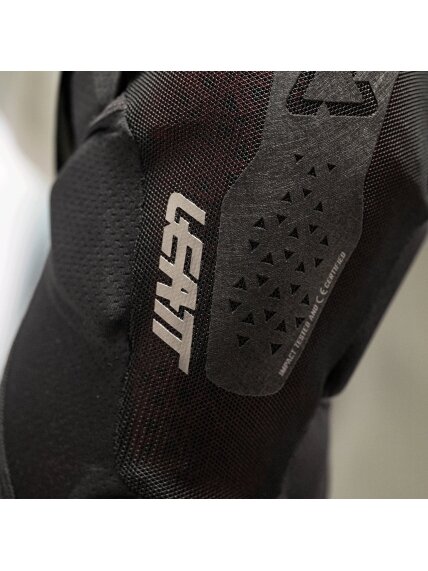 Leatt Knee Guard ReaFlex UltraLite EXT Black 2 Leatt Knee Guard ReaFlex UltraLite EXT Black 2