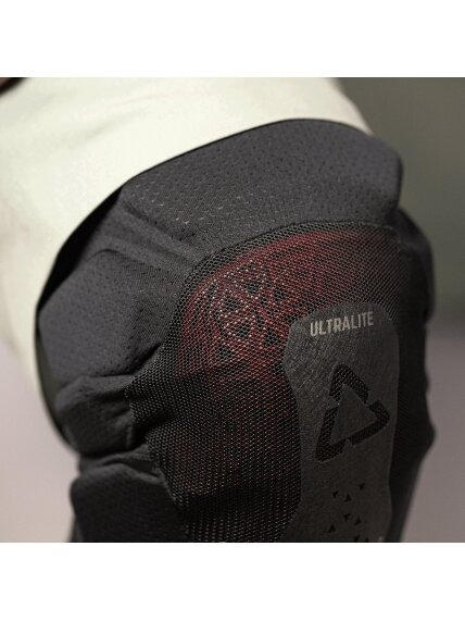 Leatt Knee Guard ReaFlex UltraLite EXT Black 3