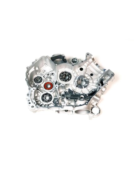 LEFT CRANKCASE KIT (fit new oil regulator cover -E01-G104000-000-02) LEFT CRANKCASE KIT (fit new oil regulator cover -E01-G104000-000-02)