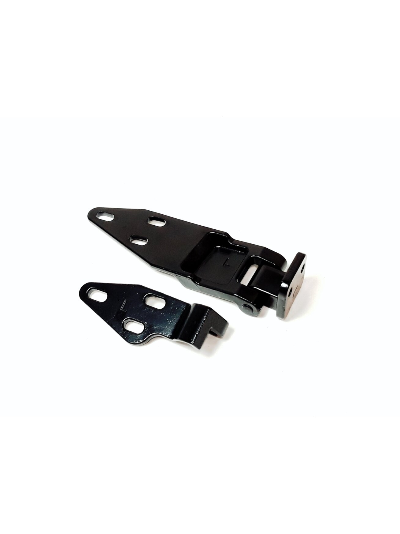 LOWER HINGE COMBINATION OF THE LEFT DOOR 1