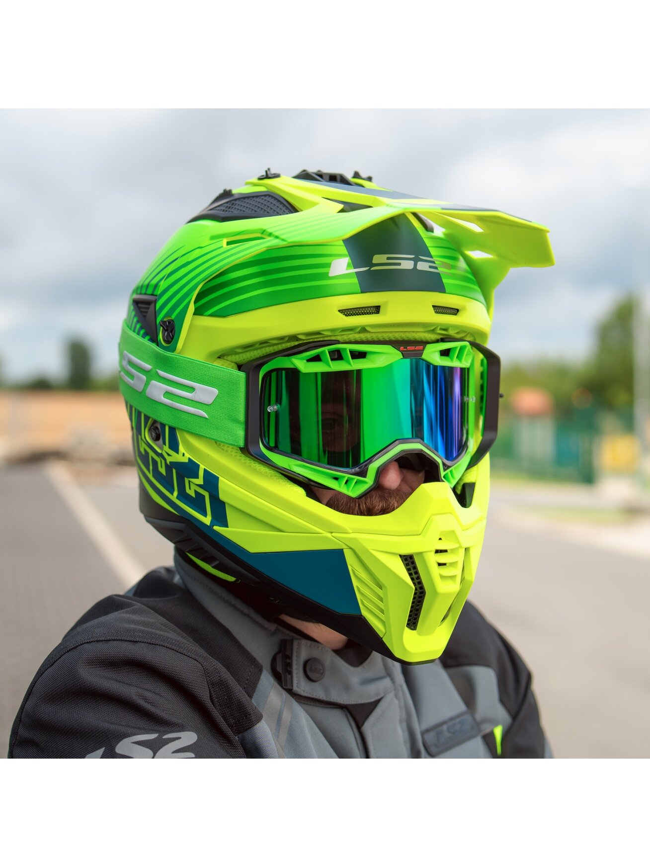 LS2 AURA PRO GOGGLE BLACK H-V GREEN WITH IRIDIUM VISOR 1 LS2 AURA PRO GOGGLE BLACK H-V GREEN WITH IRIDIUM VISOR 1
