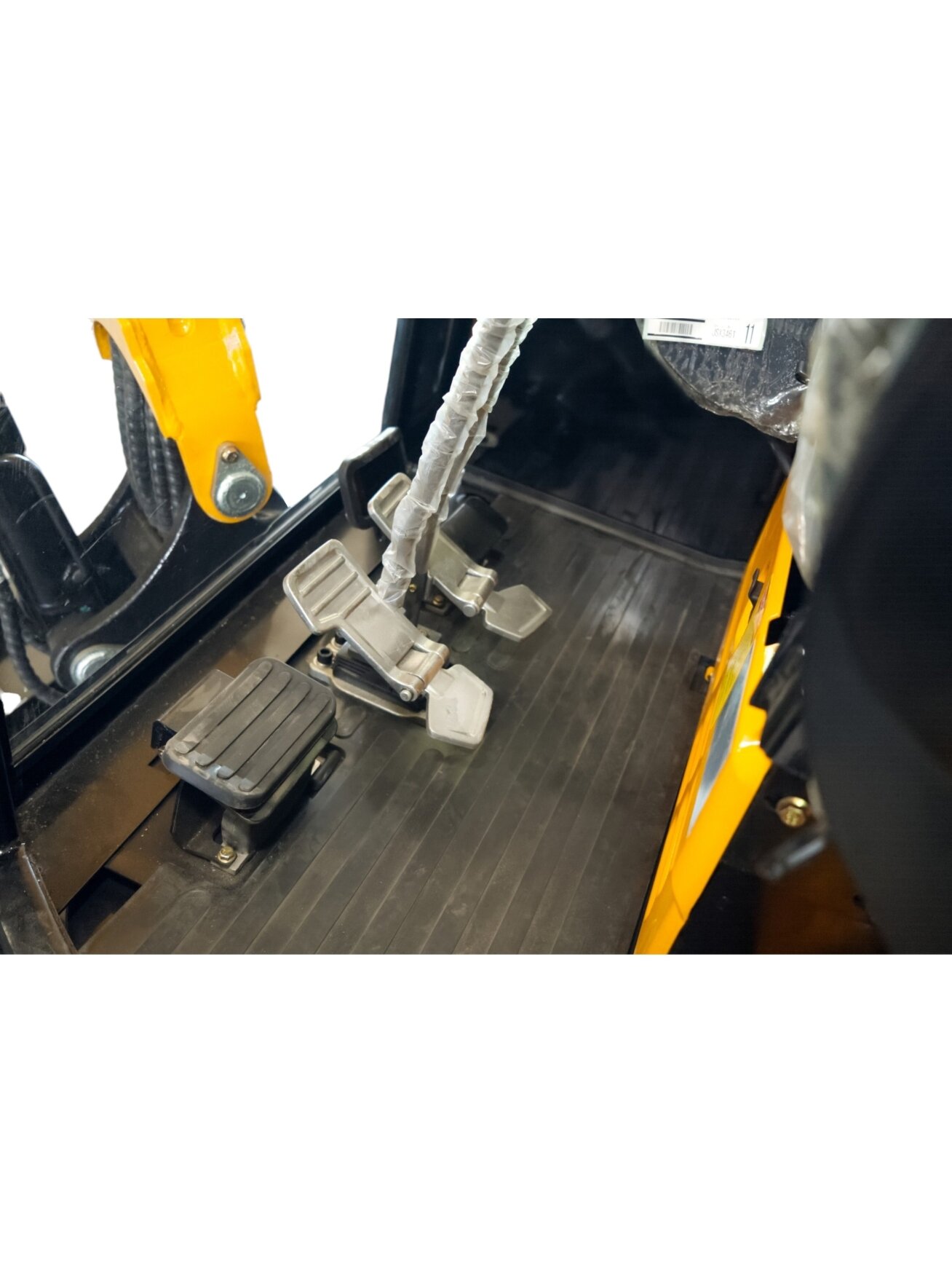 Mini Ekskavatorius ENZO HT-25, Kubota D1105 (su kabina) SU AC 20 Mini Ekskavatorius ENZO HT-25, Kubota D1105 (su kabina) SU AC 20
