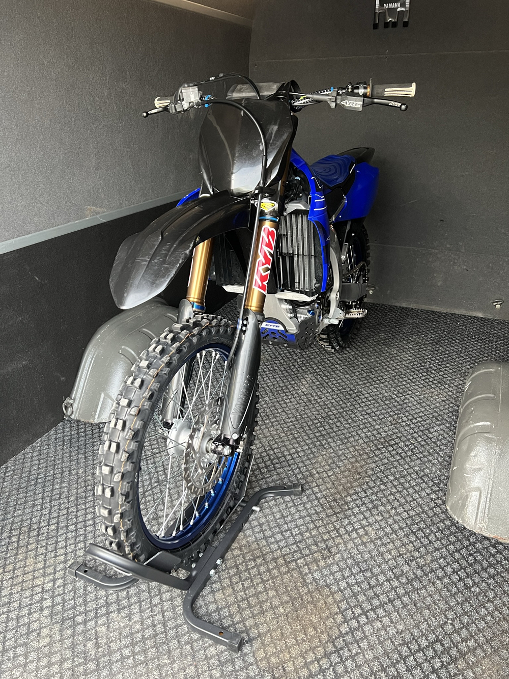 Hyper bike stand 16-21" adjustable 4