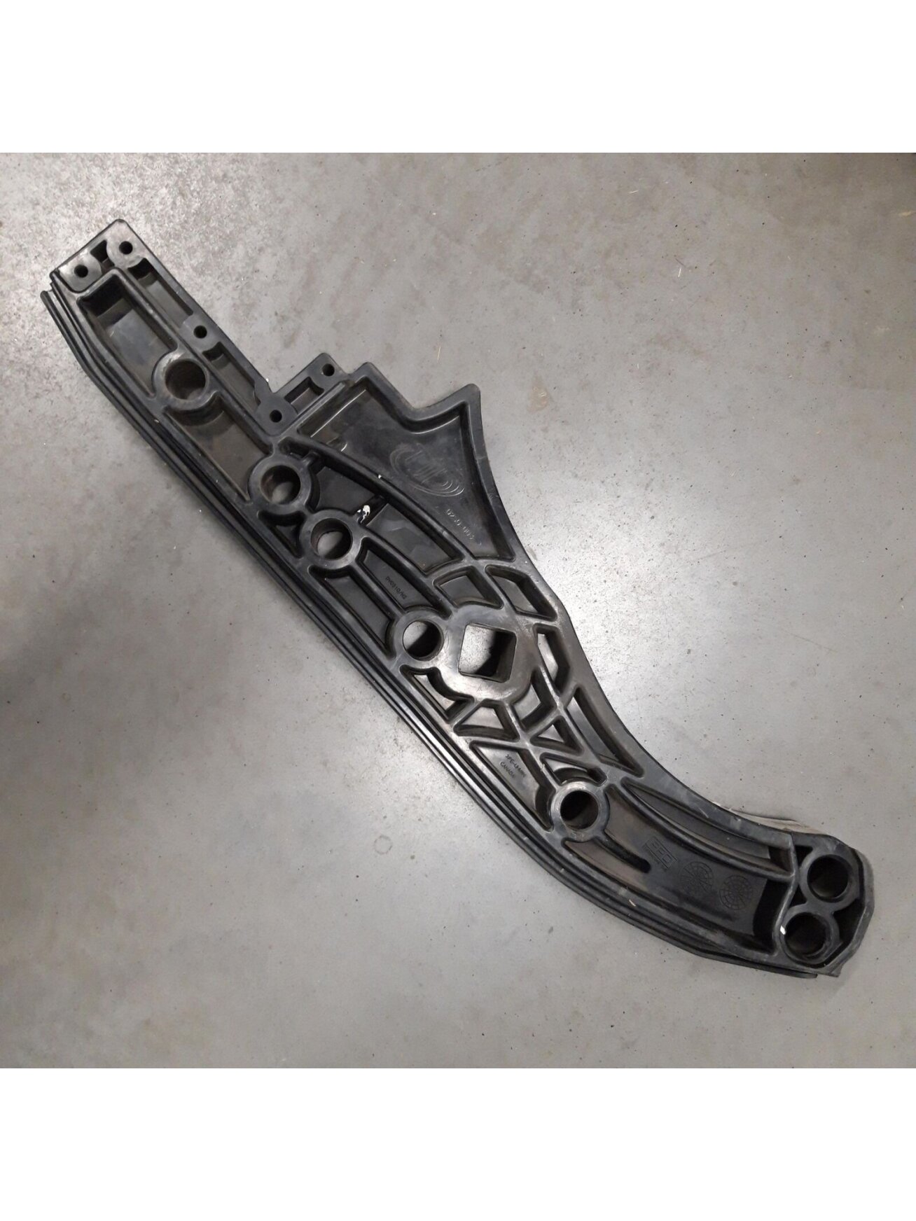 REAR TRACK FRAME 2007 1