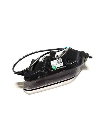 REAR RIGHT TRUN LAMP 1