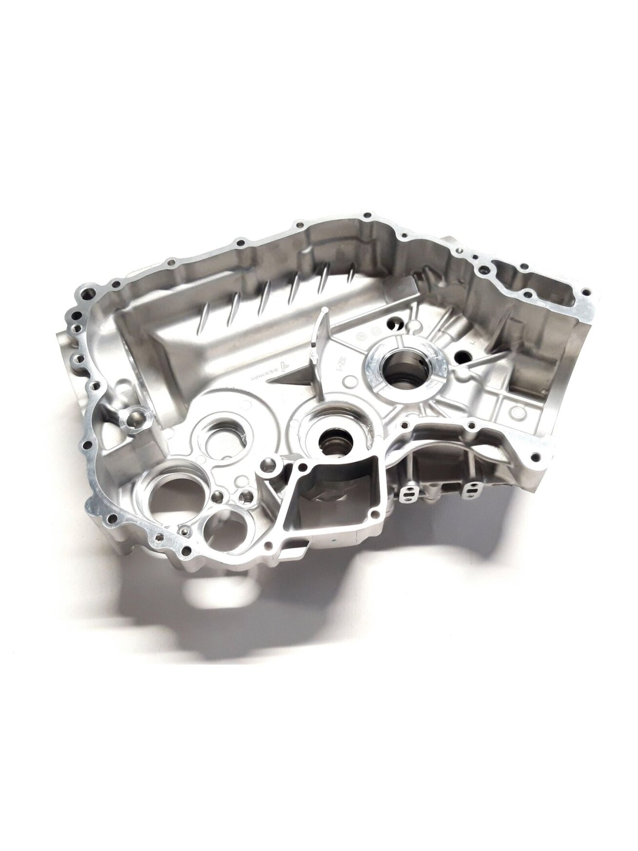 RIGHT CRANKCASE KIT (contain E01-C202100-000-01) 1