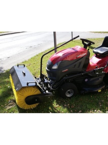 ŠEPETYS 105 CM (PTX, XLT, XLR serijos traktoriukams) 2 ŠEPETYS 105 CM (PTX, XLT, XLR serijos traktoriukams) 2