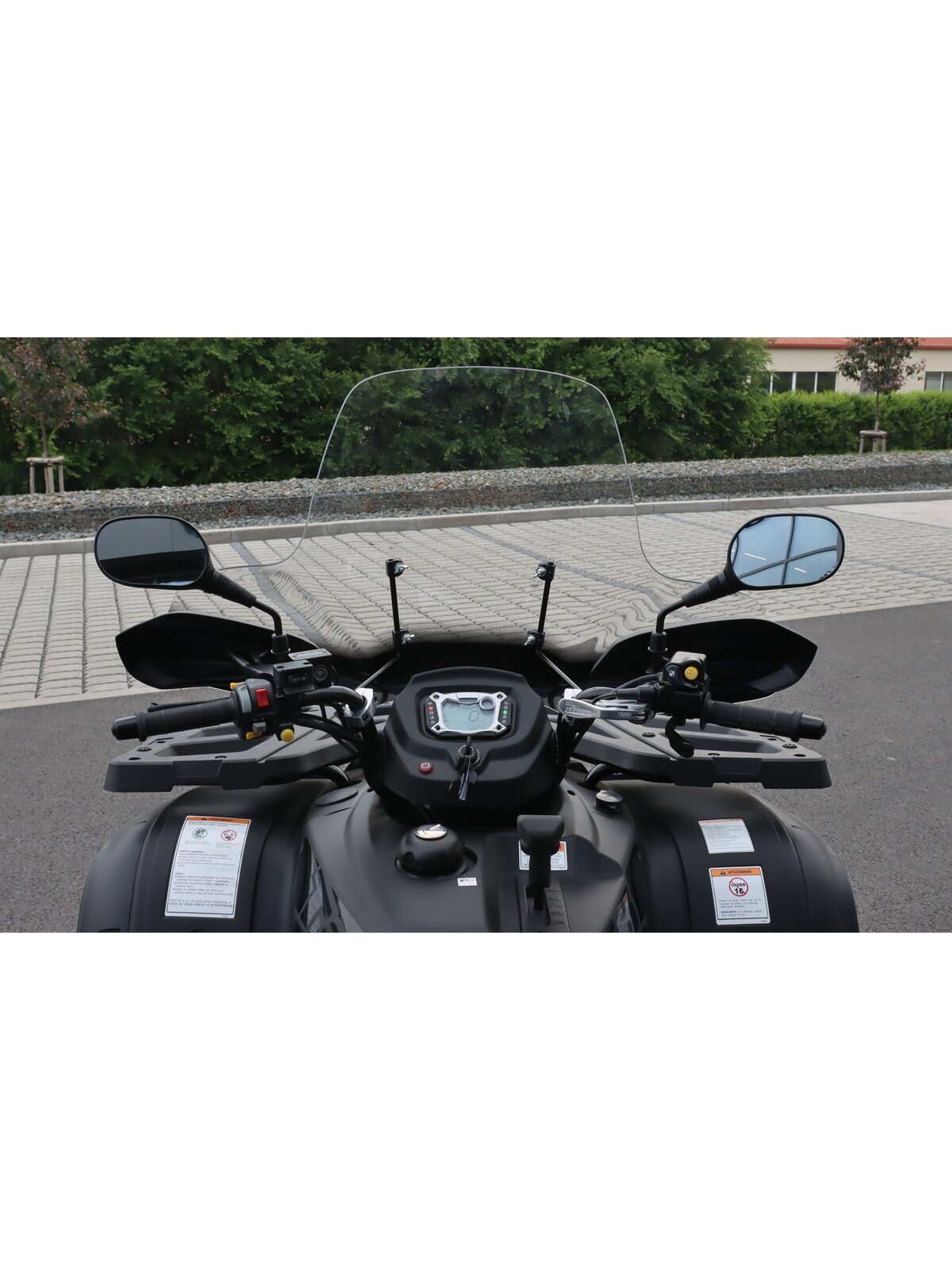 SHARK ATV WINDSHIELD (UNIVERSAL WITH MOUNTING KIT) 2 SHARK ATV WINDSHIELD (UNIVERSAL WITH MOUNTING KIT) 2