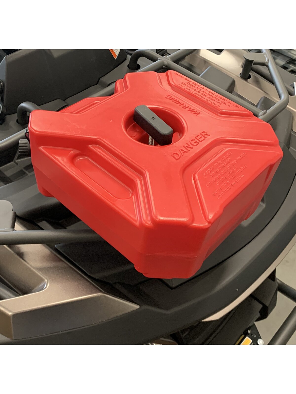 SHARK Fuel tank 5L, 29 x 25 x 12 cm 1