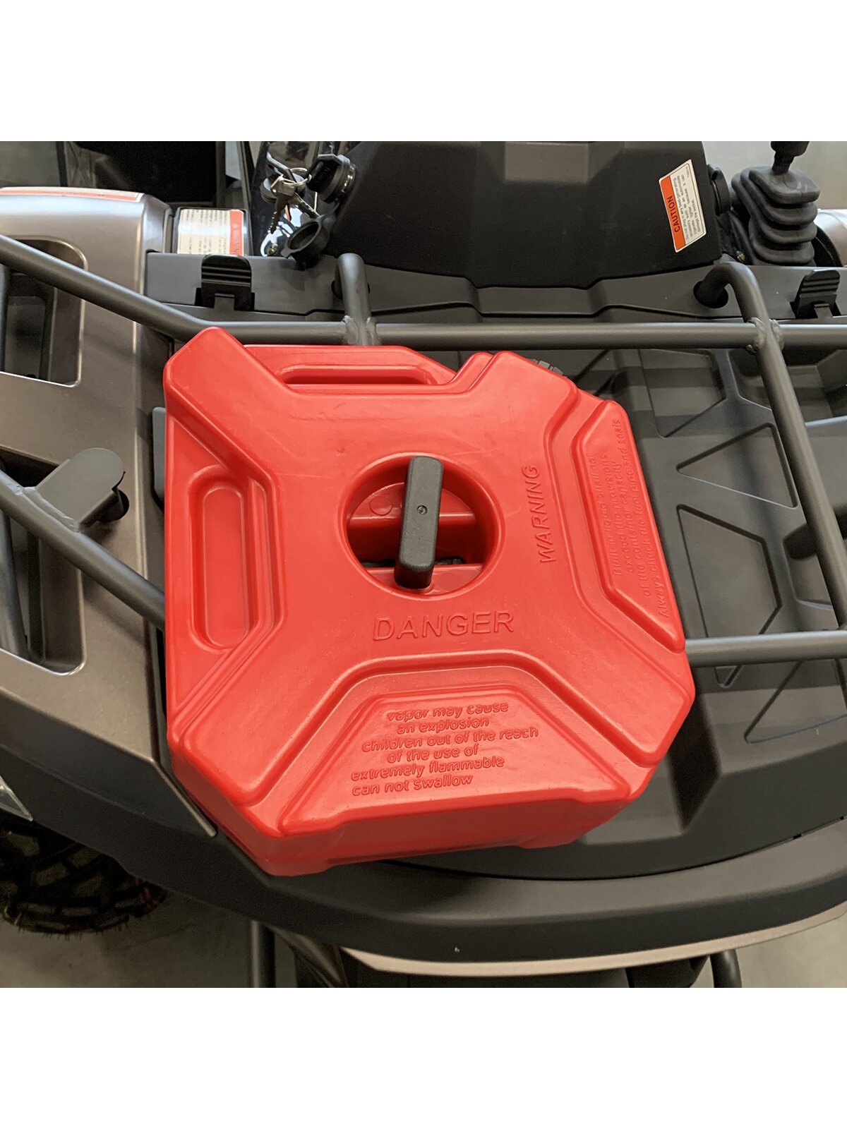 SHARK Fuel tank 5L, 29 x 25 x 12 cm 2 SHARK Fuel tank 5L, 29 x 25 x 12 cm 2