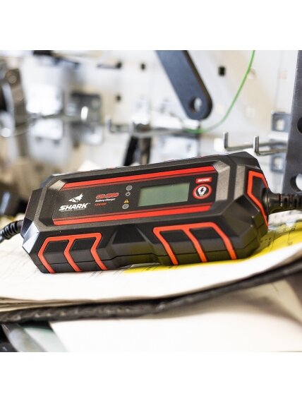 SHARK Battery Charger CN-4000, 6/12V, IP54, 4A DC 2 SHARK Battery Charger CN-4000, 6/12V, IP54, 4A DC 2