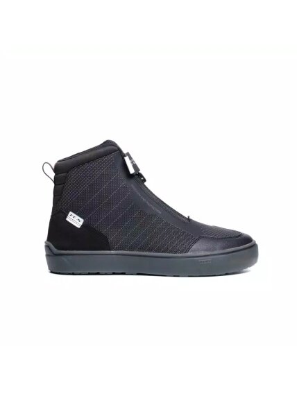 TCX Shoe Ikasu 2 WP Black/White 1