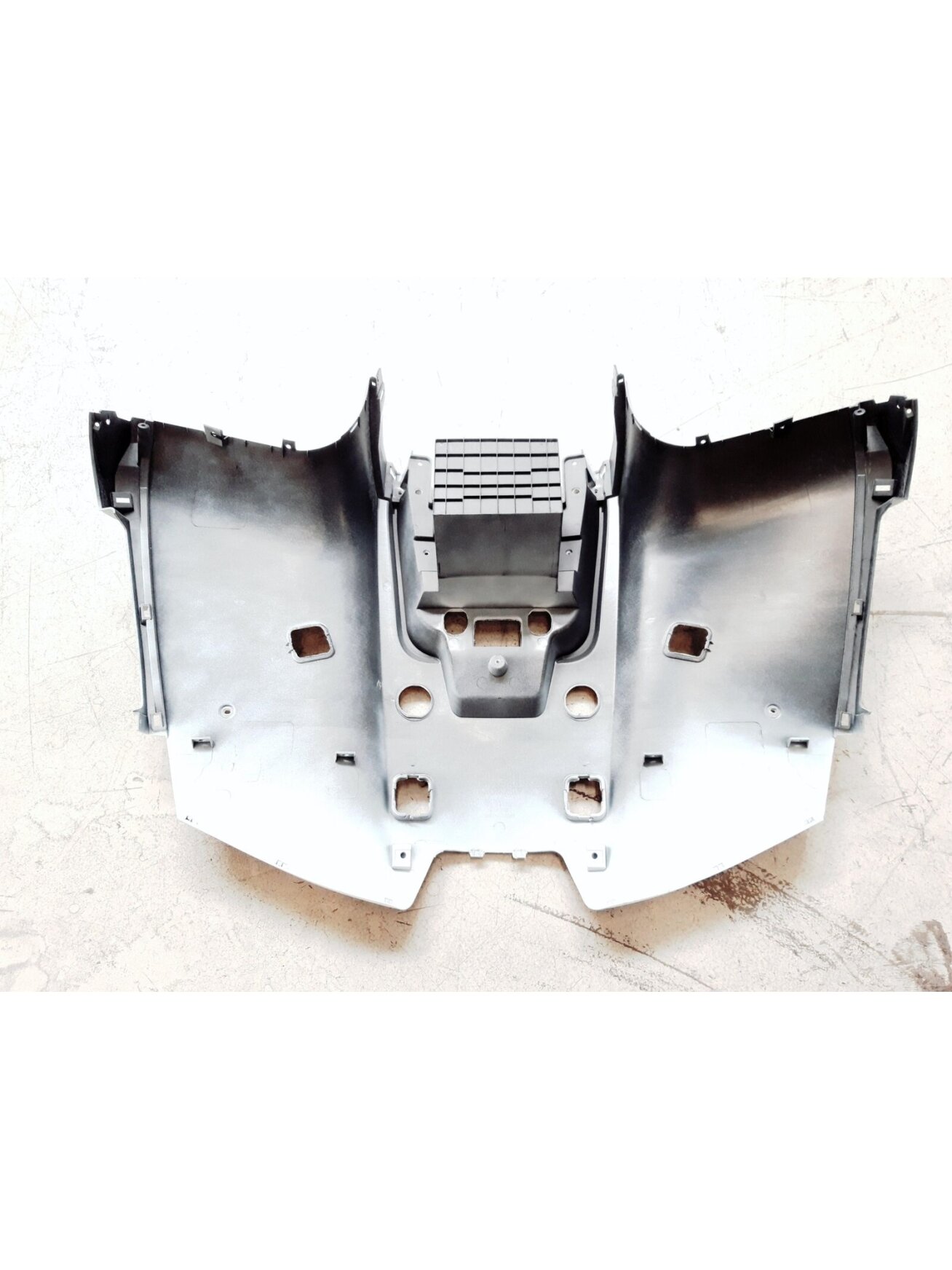 WHITE REAR FENDAR 1 WHITE REAR FENDAR 1