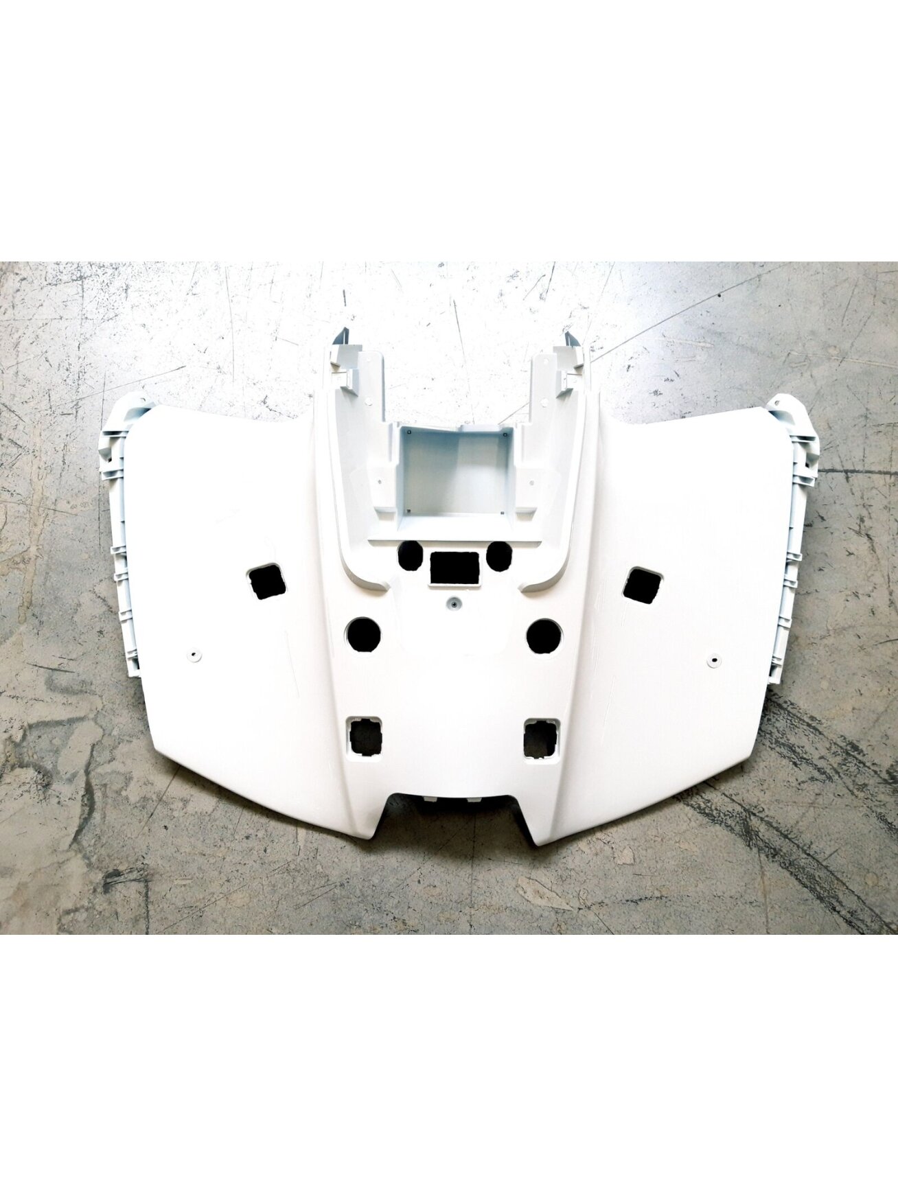WHITE  REAR FENDAR