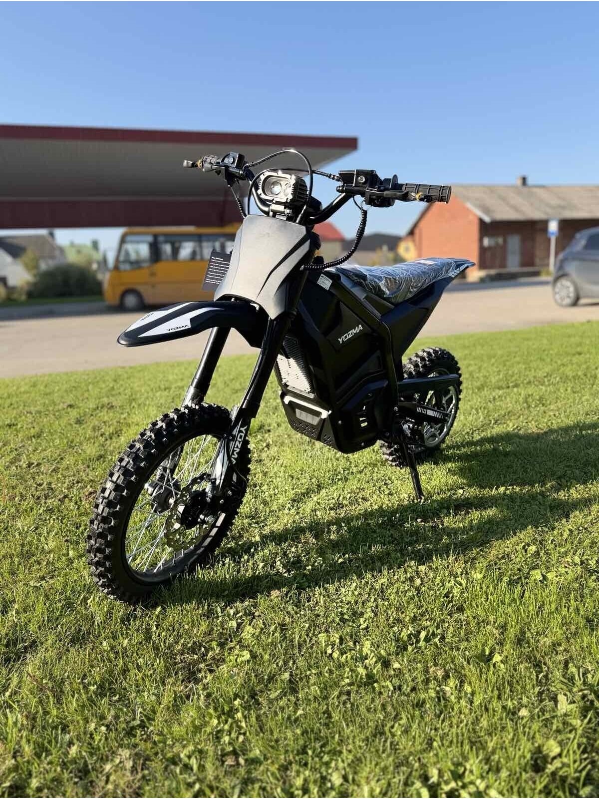 YOZMA IN 10 ELEKTRINIS BEKELĖS MINI MOTOCIKLAS RAUDONAS 2 YOZMA IN 10 ELEKTRINIS BEKELĖS MINI MOTOCIKLAS RAUDONAS 2